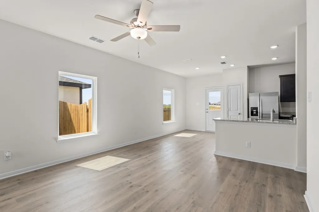 8325 White Wolf Trail Ponder TX 76259