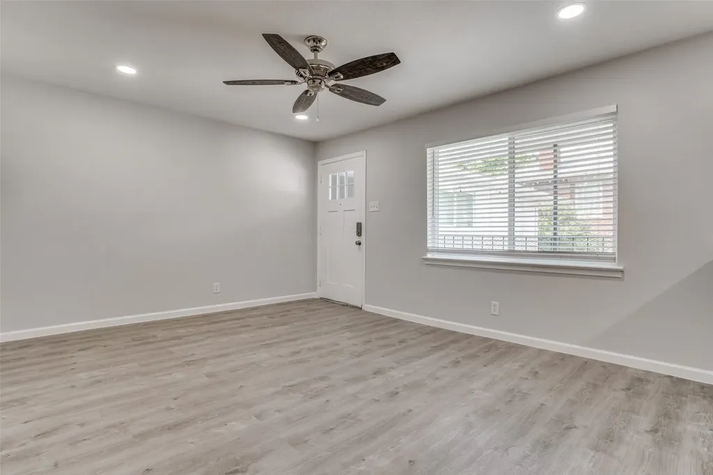 5444 Gaston Avenue Dallas TX 75214