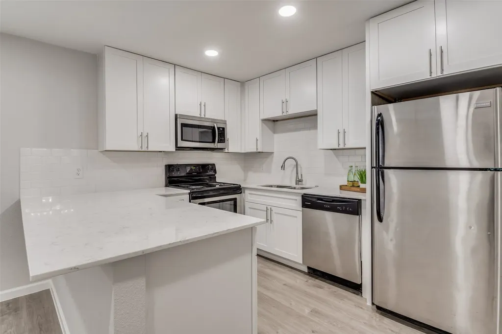 5444 Gaston Avenue Dallas TX 75214