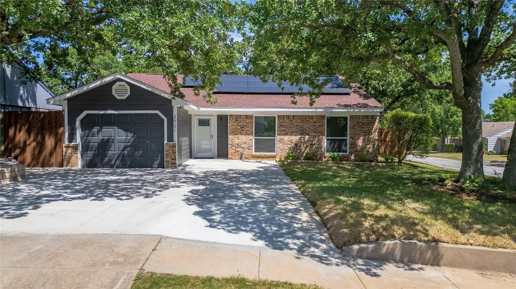 3901 Glengate Drive Arlington TX 76016