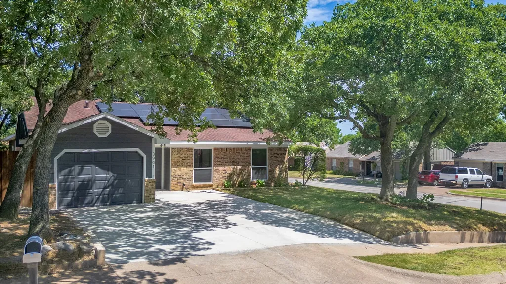 3901 Glengate Drive Arlington TX 76016