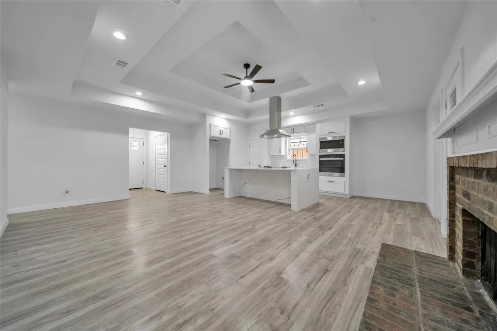 3901 Glengate Drive Arlington TX 76016