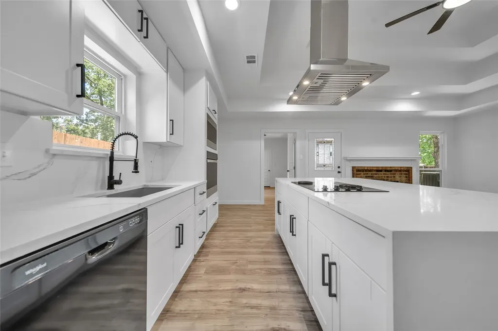 3901 Glengate Drive Arlington TX 76016