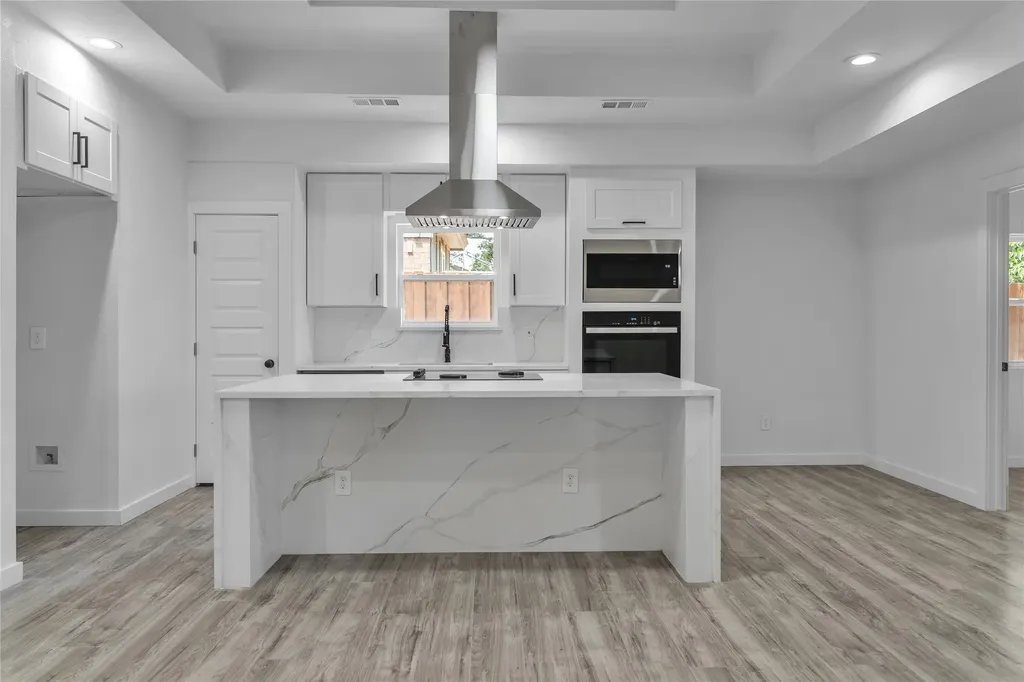 3901 Glengate Drive Arlington TX 76016