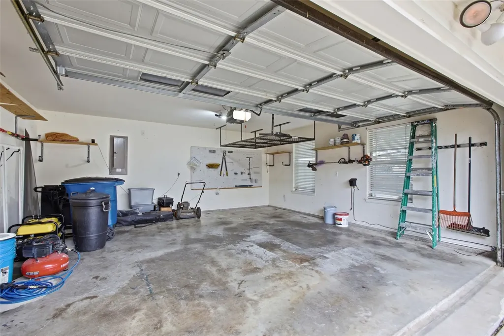 711 Oakmont Drive Ennis TX 75119
