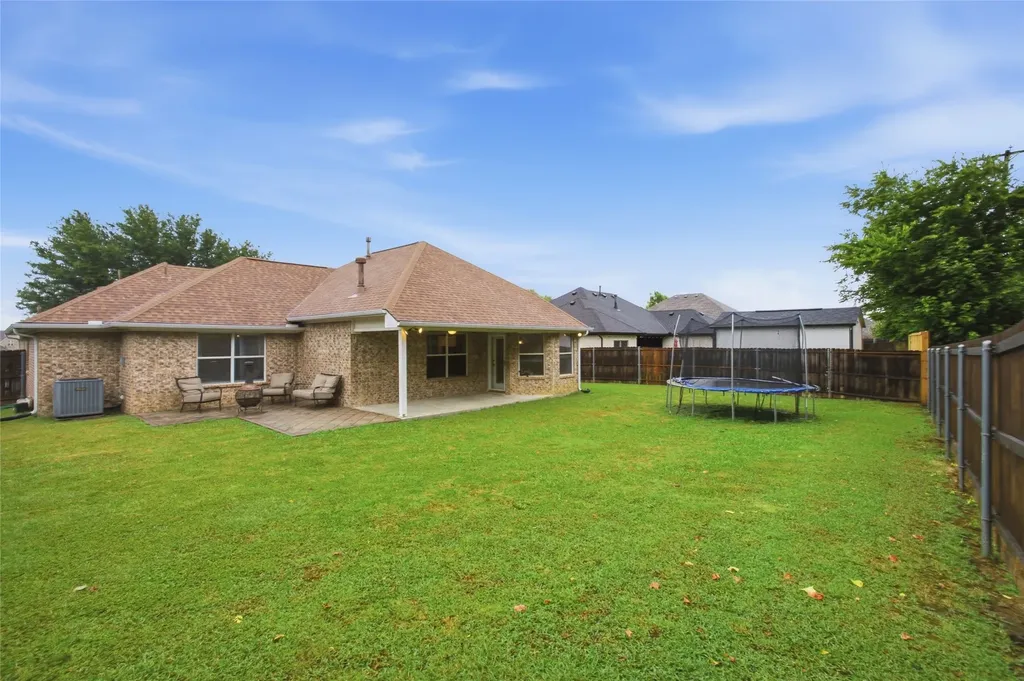 711 Oakmont Drive Ennis TX 75119