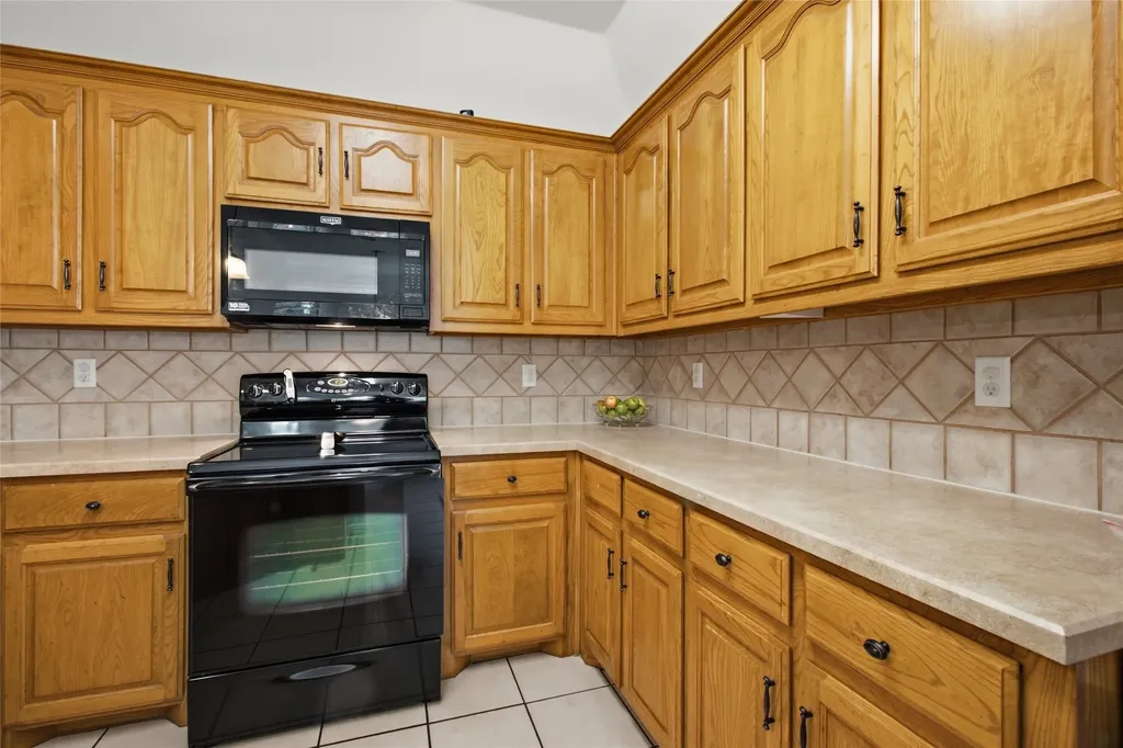 711 Oakmont Drive Ennis TX 75119