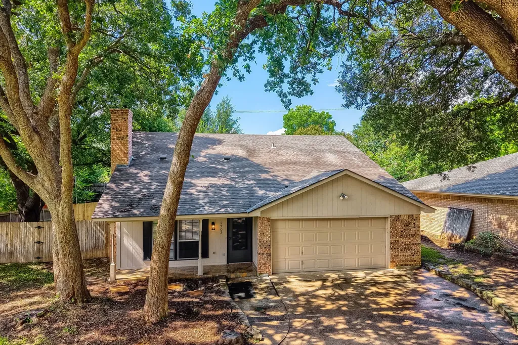 2703 Partridge Avenue Arlington TX 76017