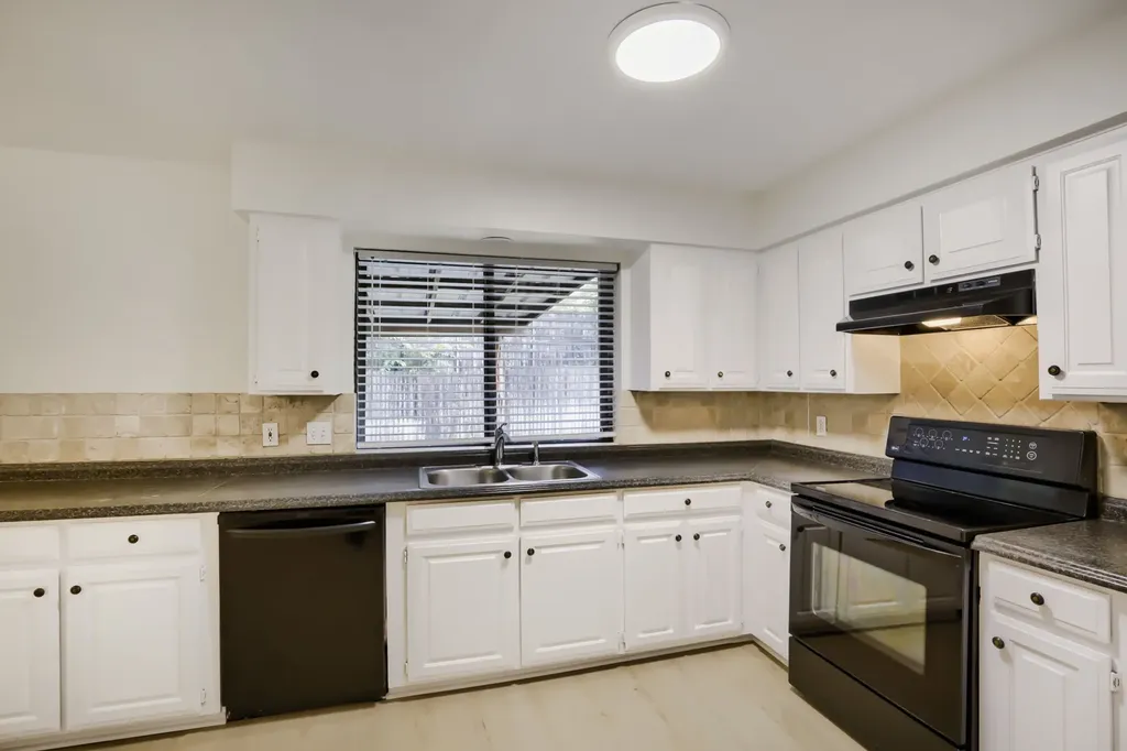 2703 Partridge Avenue Arlington TX 76017