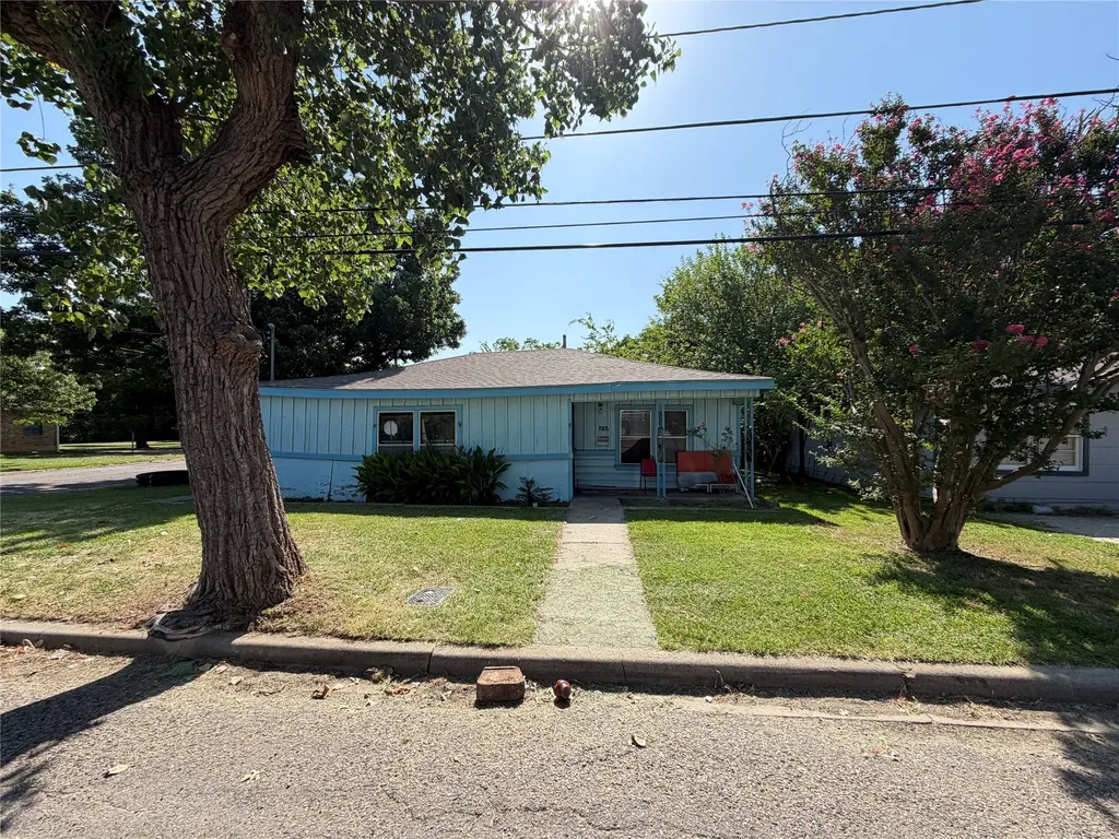 616 White Street Whitesboro TX 76273