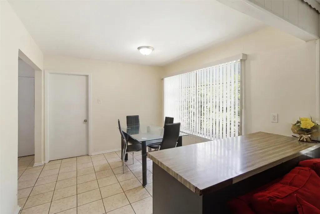 6632 Emhouse Street Dallas TX 75232