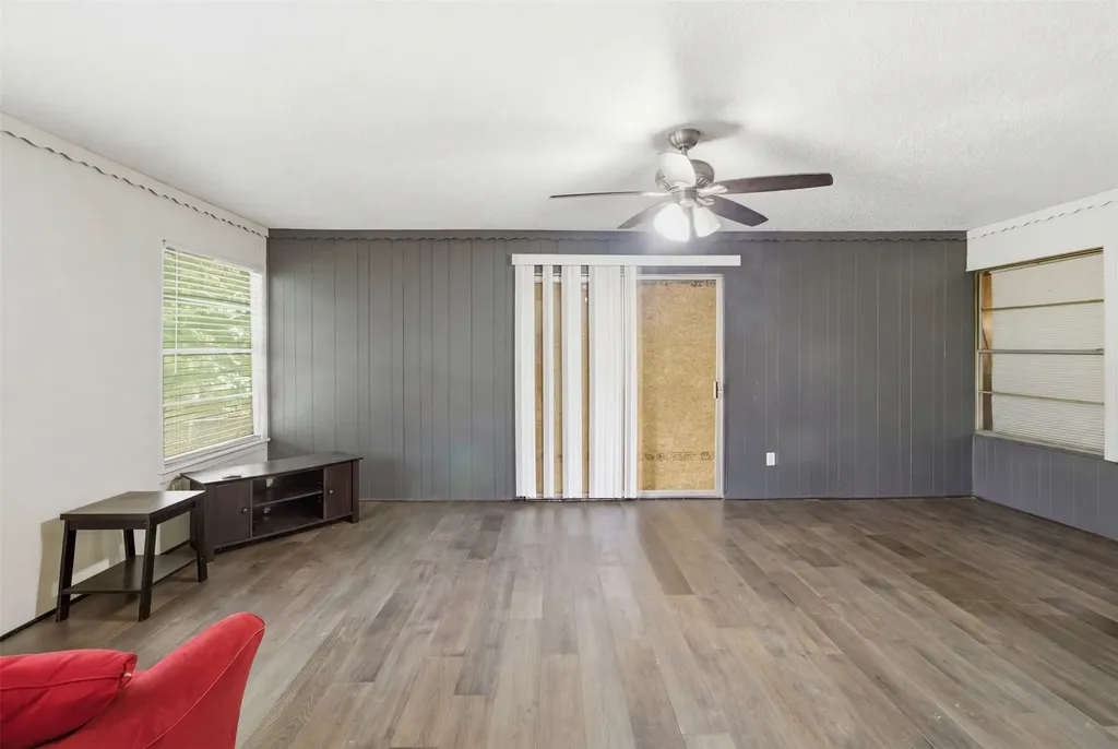 6632 Emhouse Street Dallas TX 75232