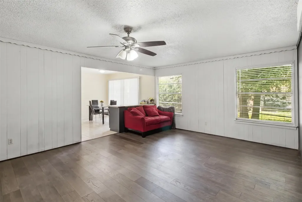 6632 Emhouse Street Dallas TX 75232