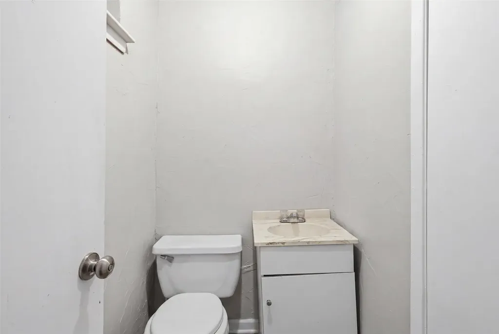 6632 Emhouse Street Dallas TX 75232