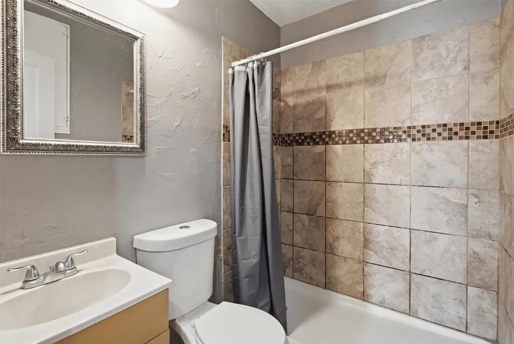 6632 Emhouse Street Dallas TX 75232