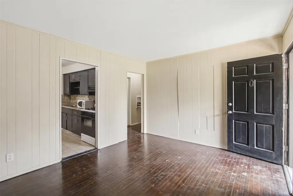 6632 Emhouse Street Dallas TX 75232