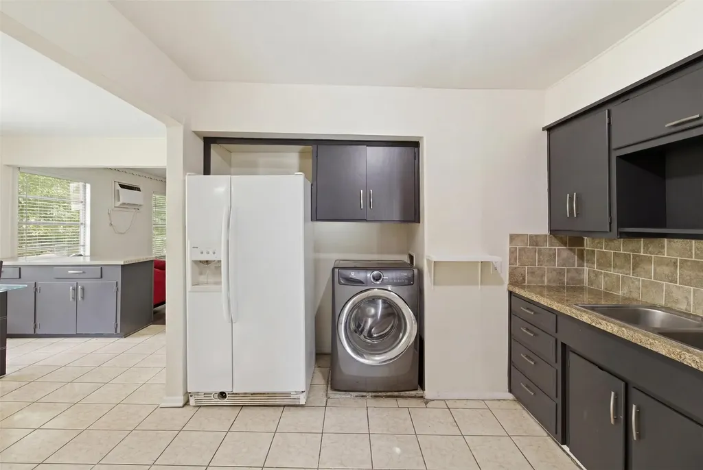 6632 Emhouse Street Dallas TX 75232