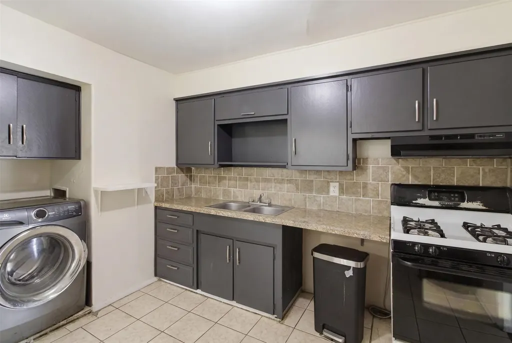 6632 Emhouse Street Dallas TX 75232
