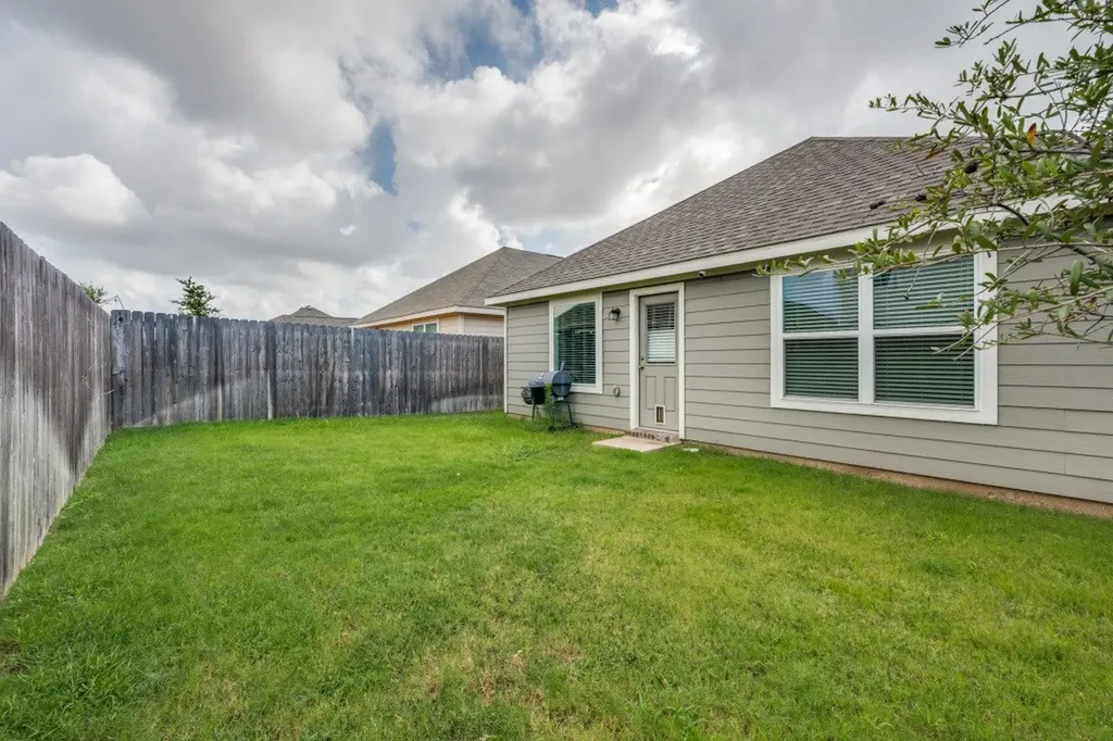 421 Sussex Drive Everman TX 76140