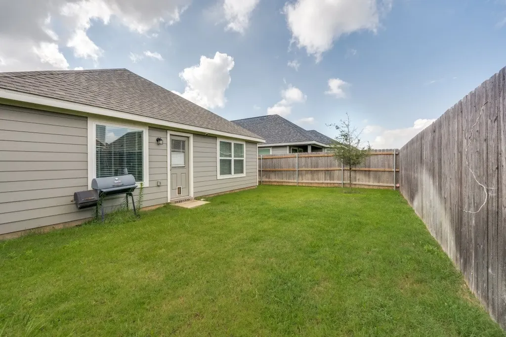 421 Sussex Drive Everman TX 76140