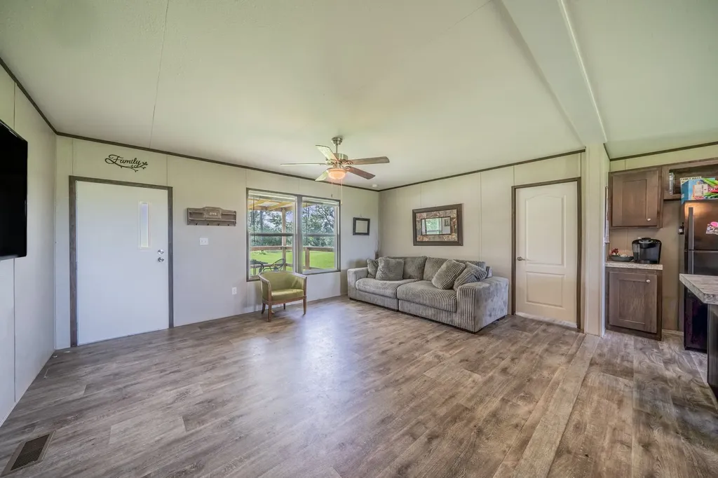 460 County Road 1260 Savoy TX 75479