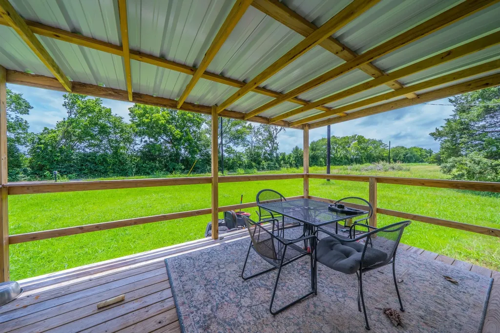 460 County Road 1260 Savoy TX 75479