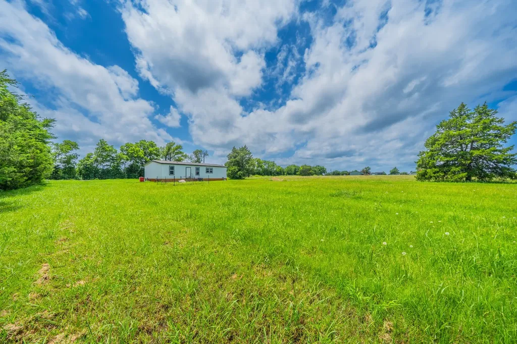 460 County Road 1260 Savoy TX 75479