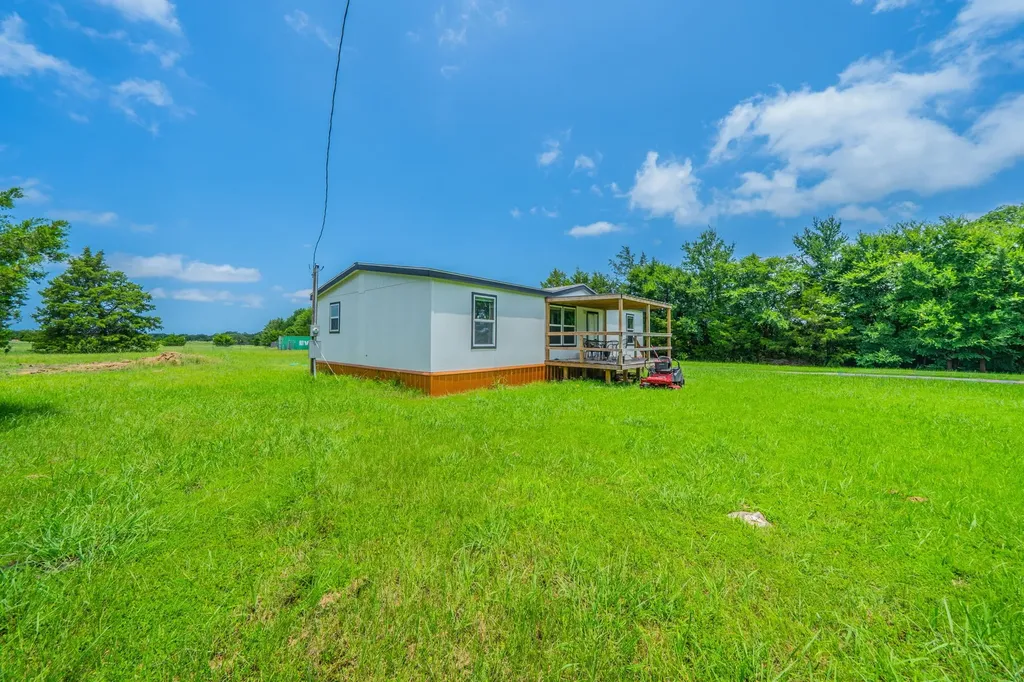 460 County Road 1260 Savoy TX 75479