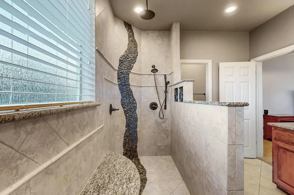 18156 Frankford Lakes Circle Dallas TX 75252