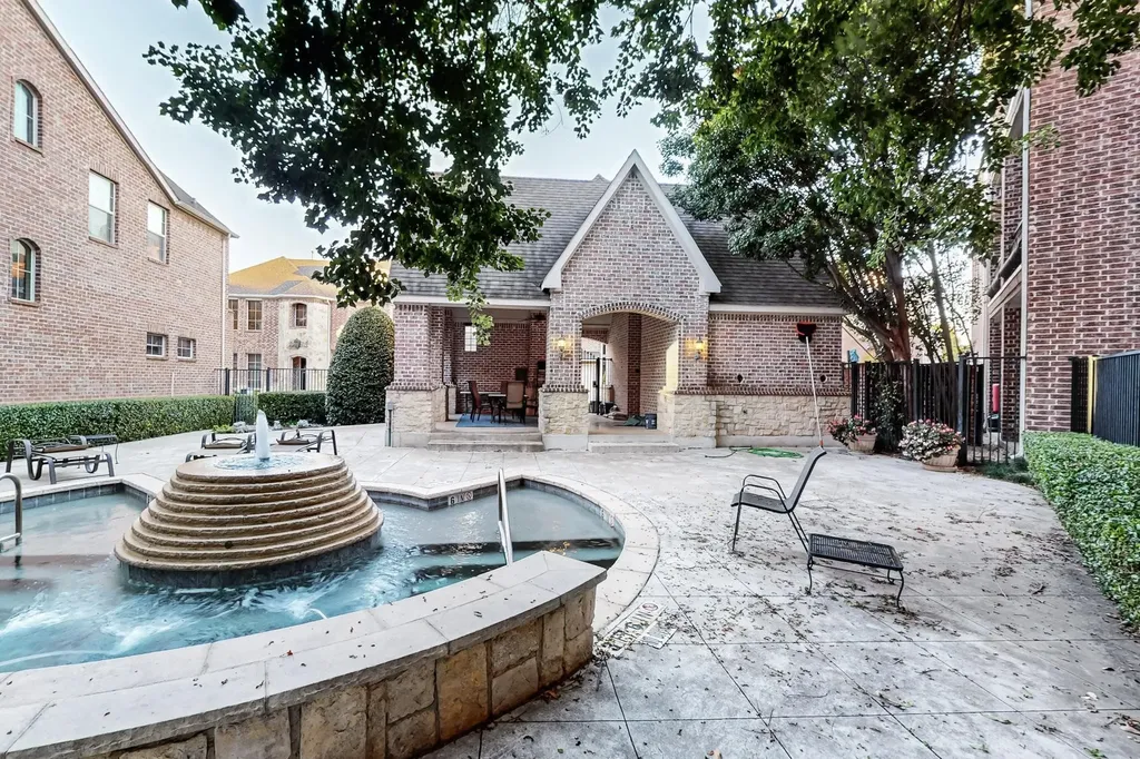18156 Frankford Lakes Circle Dallas TX 75252