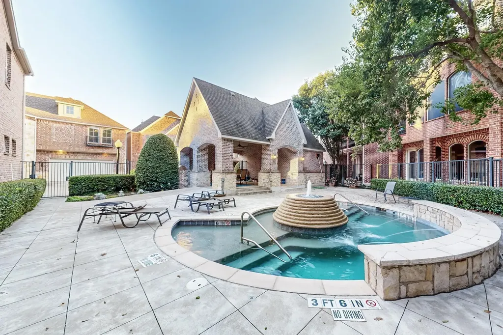 18156 Frankford Lakes Circle Dallas TX 75252