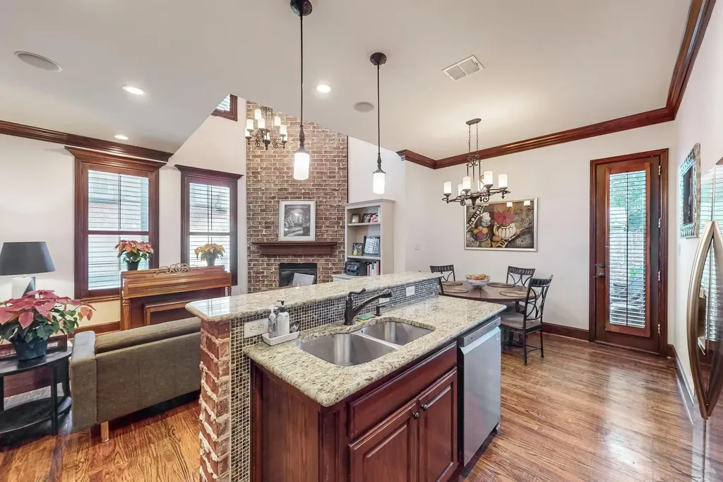 18156 Frankford Lakes Circle Dallas TX 75252