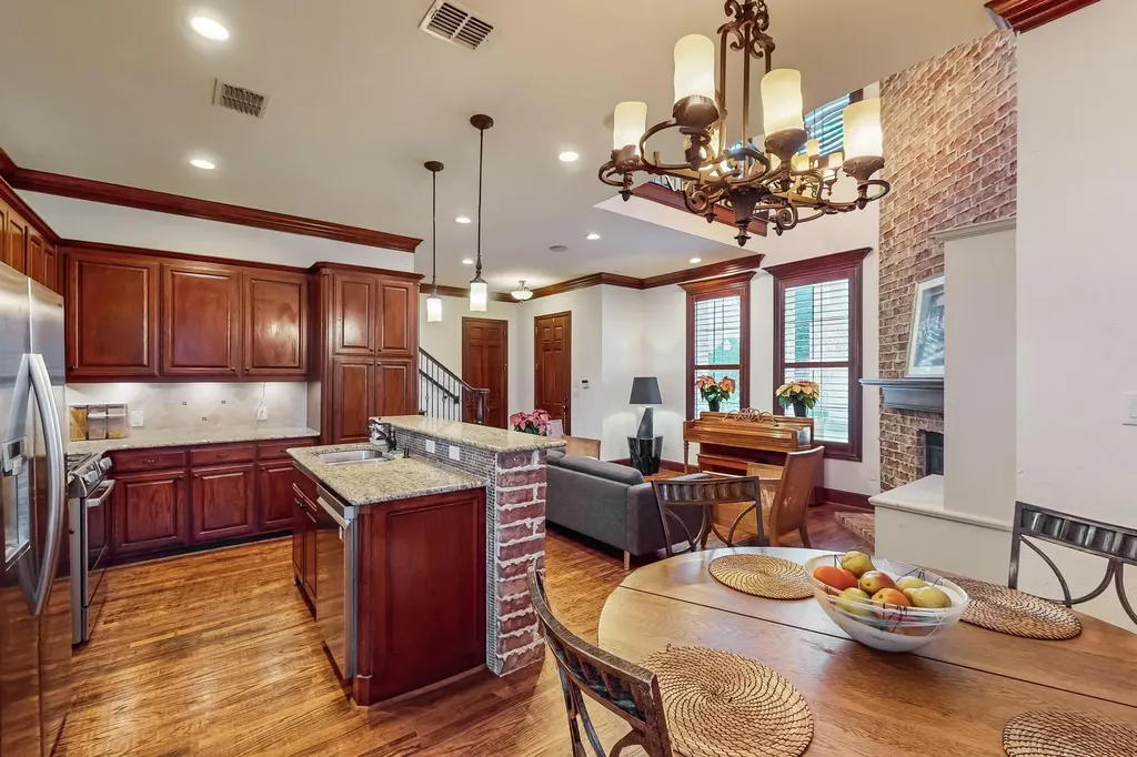 18156 Frankford Lakes Circle Dallas TX 75252