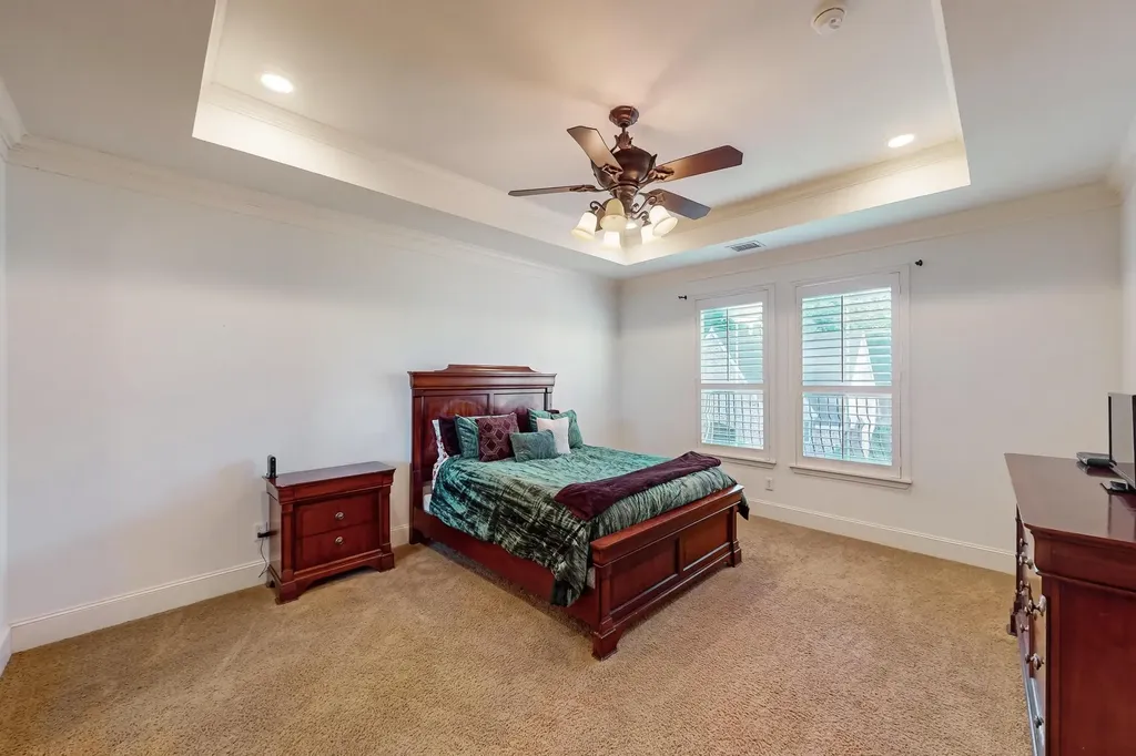 18156 Frankford Lakes Circle Dallas TX 75252