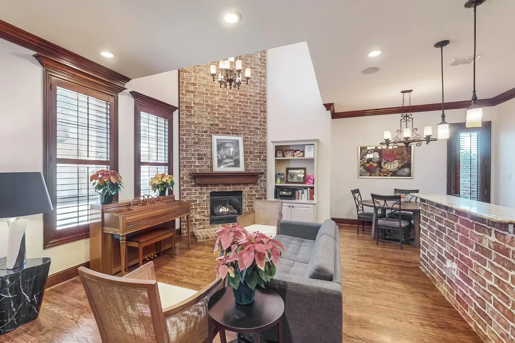 18156 Frankford Lakes Circle Dallas TX 75252