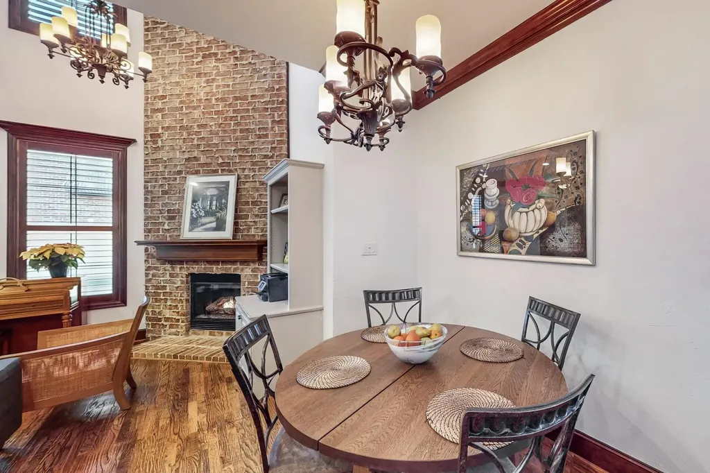 18156 Frankford Lakes Circle Dallas TX 75252