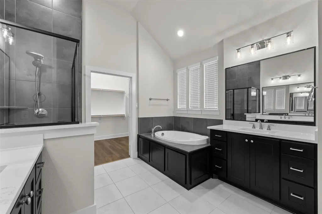 552 Holiday Avenue Waxahachie TX 75165