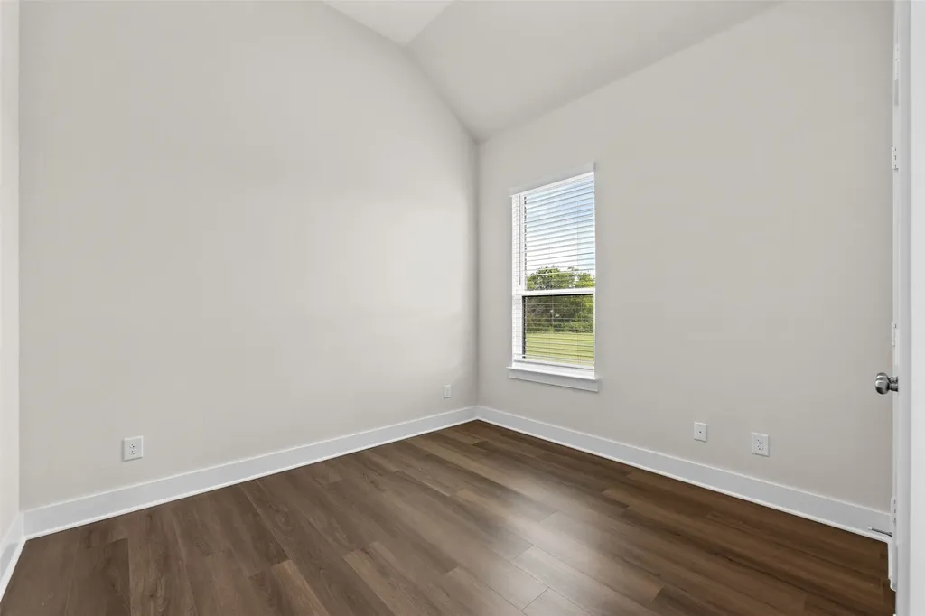 552 Holiday Avenue Waxahachie TX 75165