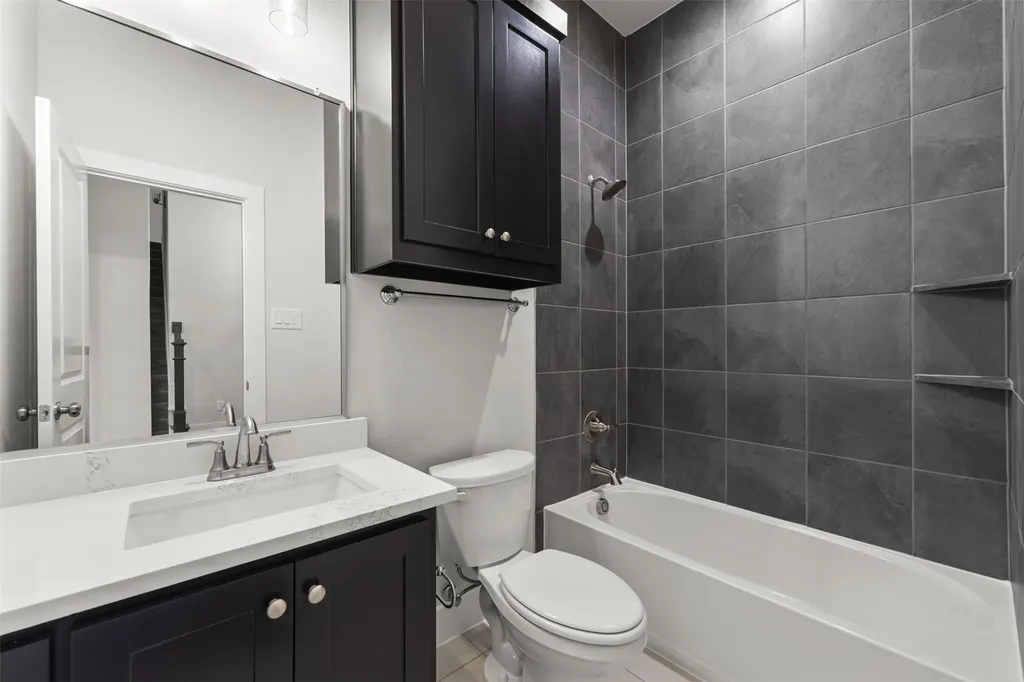 552 Holiday Avenue Waxahachie TX 75165