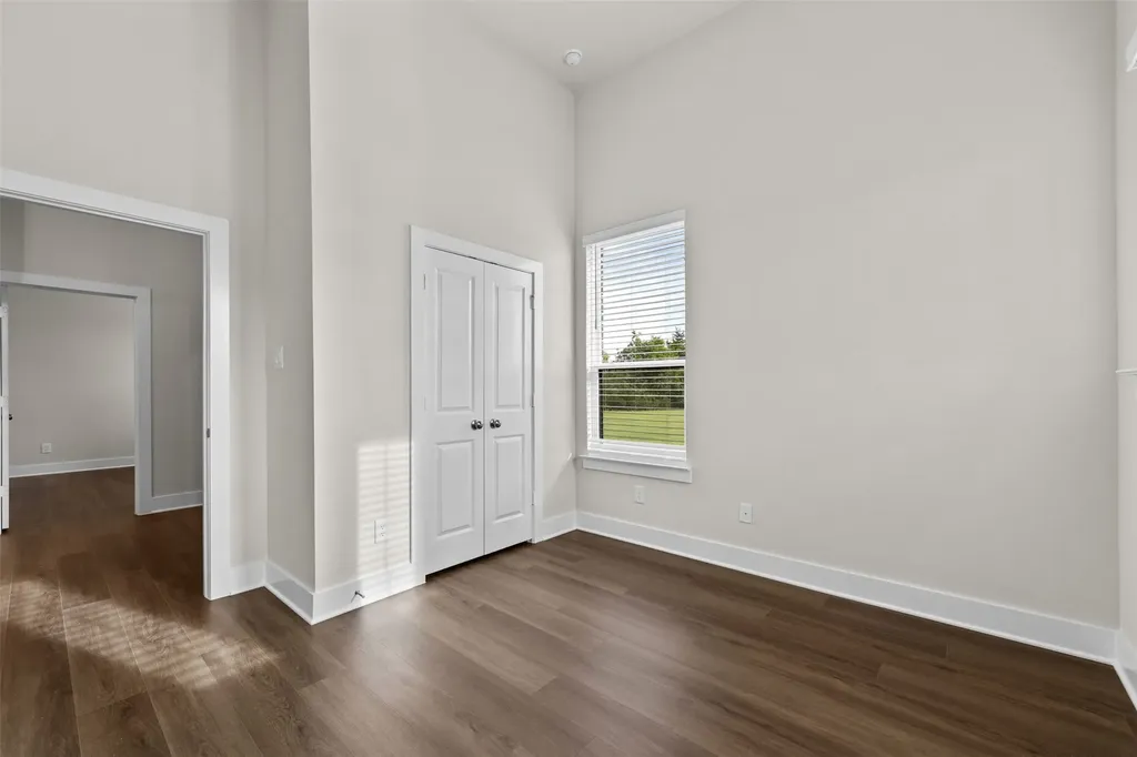 552 Holiday Avenue Waxahachie TX 75165