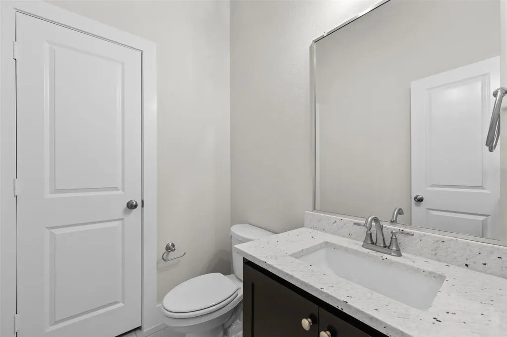 552 Holiday Avenue Waxahachie TX 75165