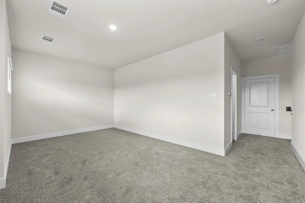 552 Holiday Avenue Waxahachie TX 75165