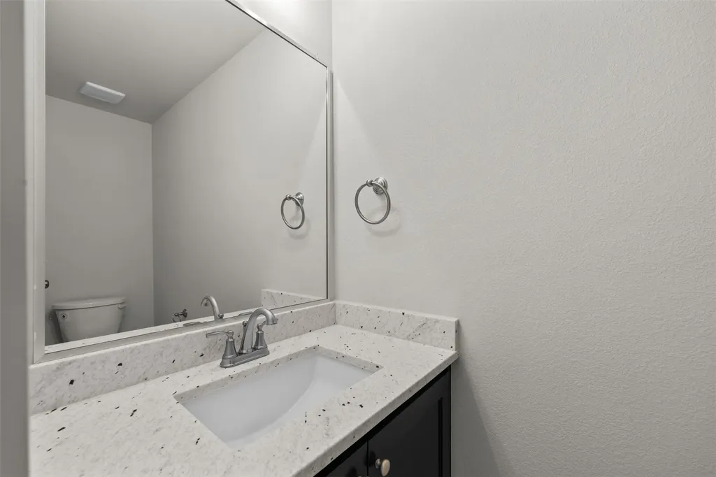 552 Holiday Avenue Waxahachie TX 75165