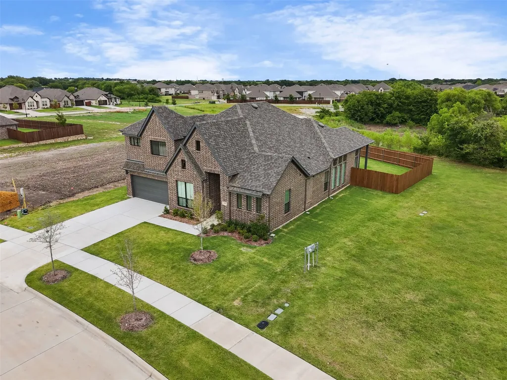 552 Holiday Avenue Waxahachie TX 75165