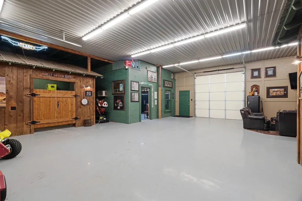 5500 Farm To Market 195 Paris TX 75462