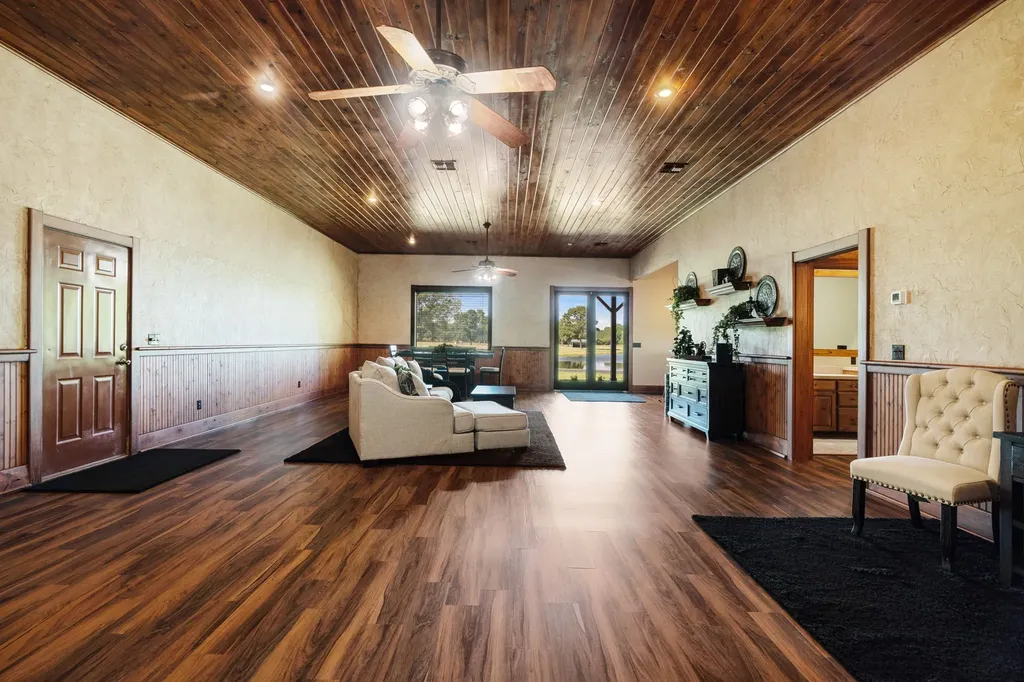 5500 Farm To Market 195 Paris TX 75462