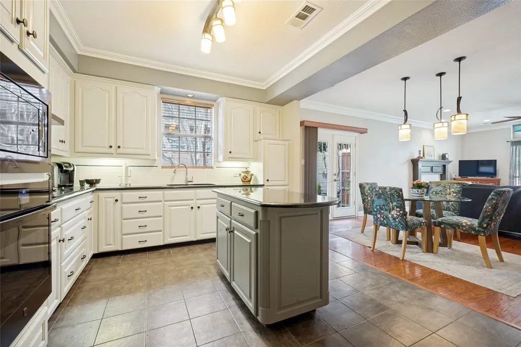 1105 Ellison Park Circle Denton TX 76205