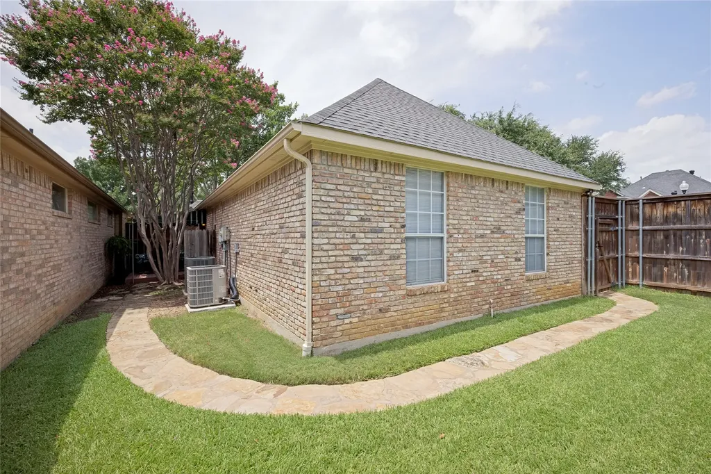 1105 Ellison Park Circle Denton TX 76205