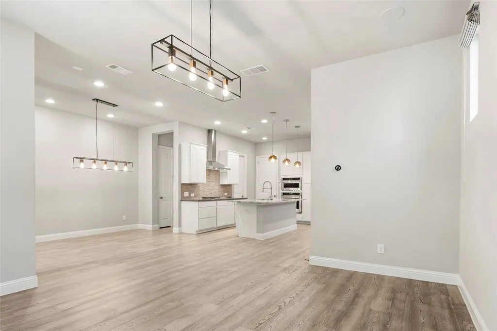 8145 Snapdragon Way Dallas TX 75252