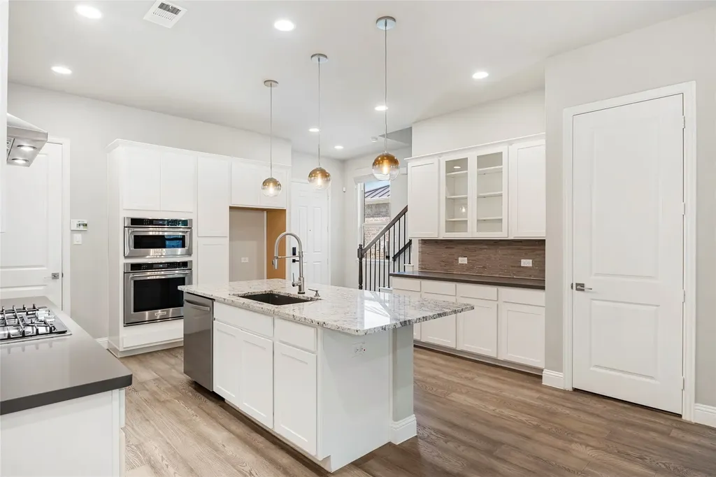 8145 Snapdragon Way Dallas TX 75252